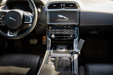 Brodit ProClip, Jaguar XE 19-20 in der Gruppe Car-HiFi / Was passt in mein Auto / Jaguar bei BRL (240836140)