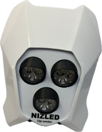 Dreifachscheinwerfer kaltweiß 105 W Triumph 2024-, weißer Aufkleber, 3xE306k NIZLED in der Gruppe Car-HiFi / LED-Beleuchtung / Enduro / Was passt zu meinem Motorrad / Triumph / 2024- bei BRL (871TRIUMPHV24E30F3)
