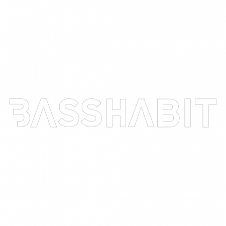 Bass Habit-Aufkleber 14x2cm, weiß in der Gruppe Car-HiFi / Zubehör / Merchandise bei BRL (899LOGOCW)