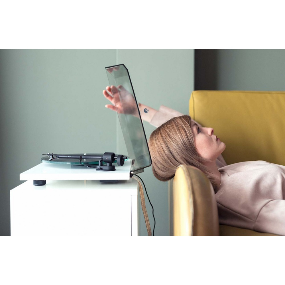 Pro-Ject T1 EVO Phono Plattenspieler mit OM10-Tonabnehmer, Mattweiß