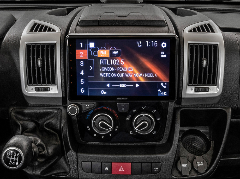 Pioneer AVIC-Z1000D35-C, fahrzeugspezifisches Autoradio für Fiat Ducato u. a.