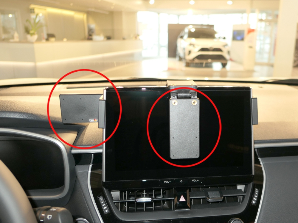 Brodit Verstärkter ProClip, Toyota Corolla/Corolla Cross 23-