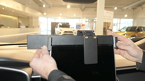Brodit Verstärkter ProClip, Toyota Corolla/Corolla Cross 23-