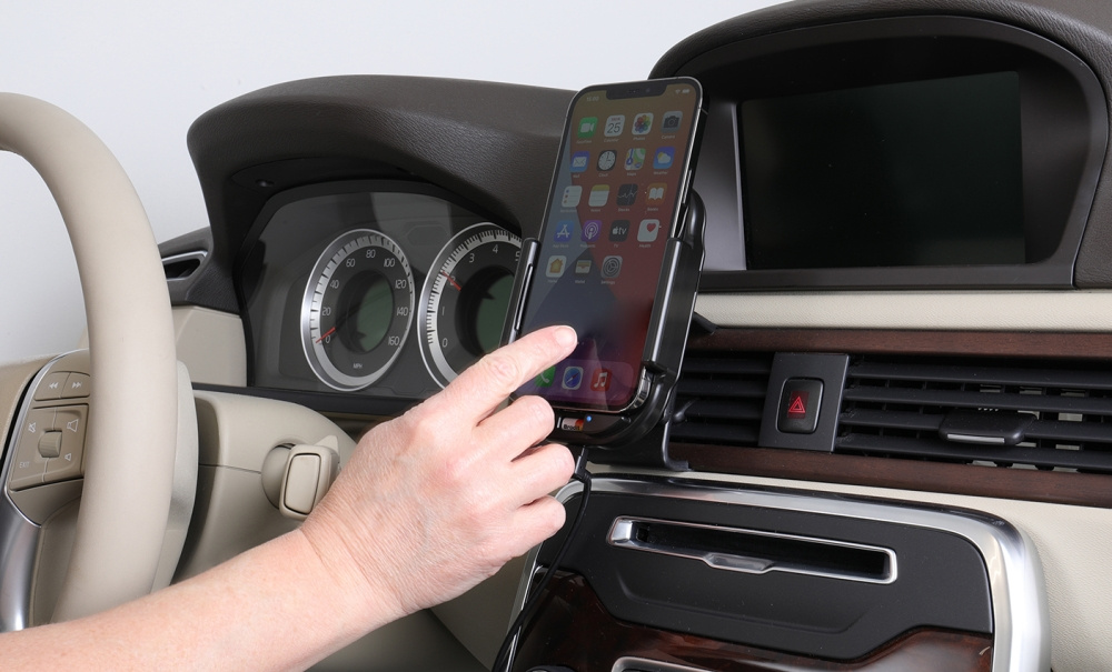 Qi kabelloser aktiver Handyhalter mit Autoladegerät, Apple iPhone 12 Pro Max
