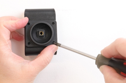 Brodit Aktivhalter mit USB-Kabel und Zigarettenanzünder-Adapter, Samsung Galaxy J4+ (SM-J415)