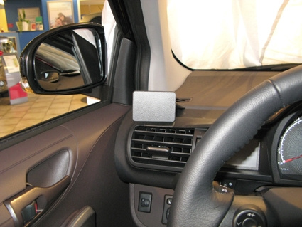 Brodit ProClip, Toyota iQ 09-19