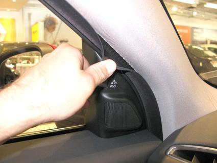 Volvo V70 12-15, Links Hoch