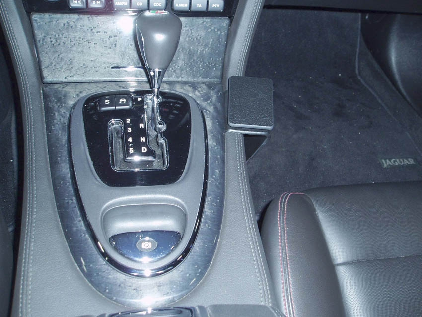 Brodit ProClip, Jaguar XJ 03-09