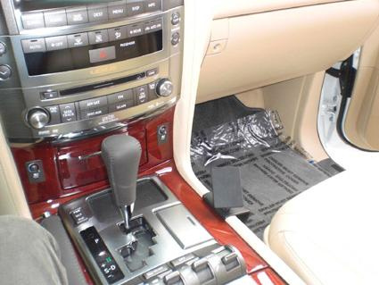 Lexus LX Serie 08-15, Konsole
