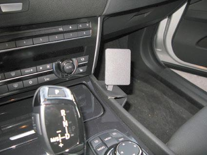 BMW F07 10-15, an der Konsole platziert
