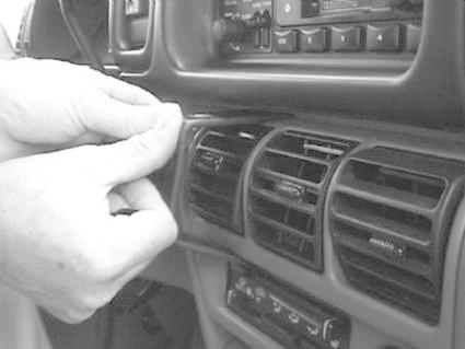 Chrysler Voyager 94-95, Zentriert, Niedrig