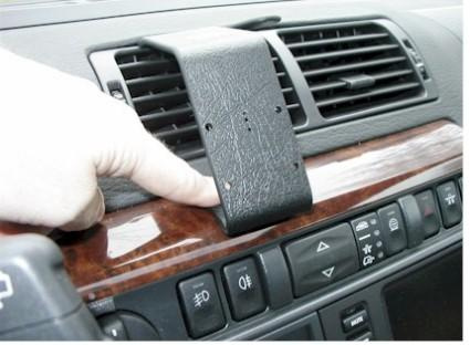 ProClip Montagehalterung Landrover Range Rover 95-01, zentriert