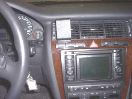 Audi A8 94-02, Mitte