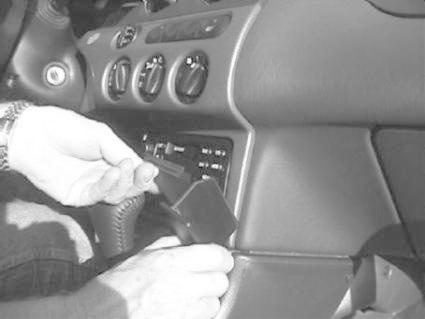 ProClip Montagehalterung Ford Cougar 99-07, angewinkelt
