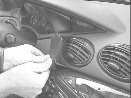 Ford Focus 99-04, zentriert