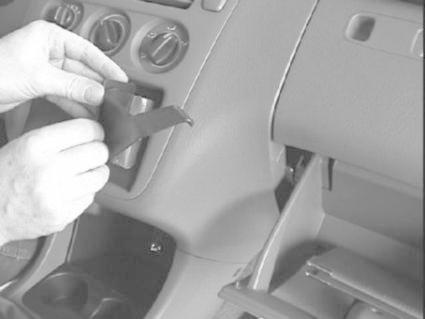 ProClip Montagehalterung Honda HR-V 99-05/Honda Logo 99-07, angewinkelt