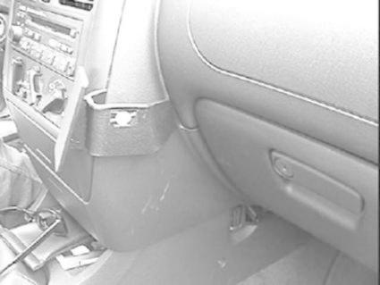 ProClip Montagehalterung Mitsubishi Carisma 99-05, angewinkelt