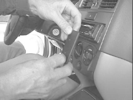 ProClip Montagehalterung Nissan Primera 00-01, Abgewinkelt