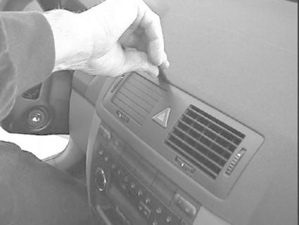 ProClip Montagehalterung Skoda Fabia 00-07, Zentriert