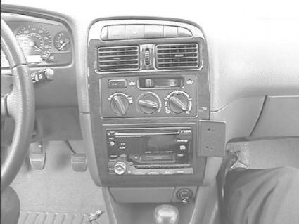 Toyota Avensis 98-00, Mitte