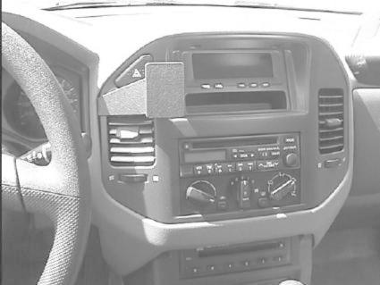 Mitsubishi Pajero 00-06, Zentriert