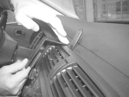 ProClip Montagehalterung Honda Civic 4 Türen 01-05/Civic Hybrid 03-05, Zentriert