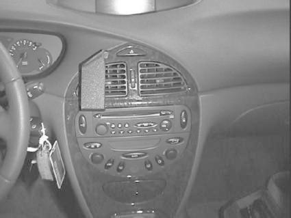 Citroen C5 01-05, zentriert