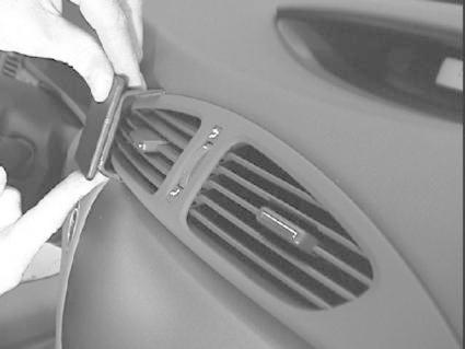 Renault Laguna 01-04, zentriert