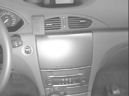 Renault Laguna 01-04, zentriert