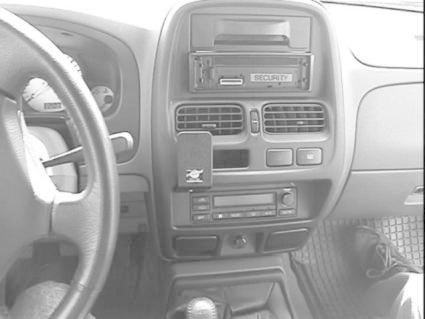 Nissan Navara 00-05, zentriert, niedrig