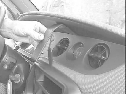 ProClip Monteringsbygel Daihatsu YRV 01-07, zentriert