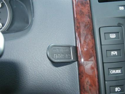 Kia Carnival 02-05, zentriert