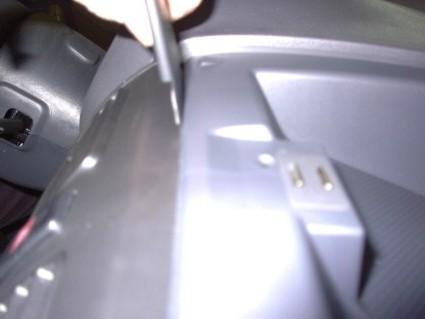 Daihatsu Sirion 02-06, Zentriert