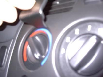Daihatsu Sirion 02-06, Zentriert