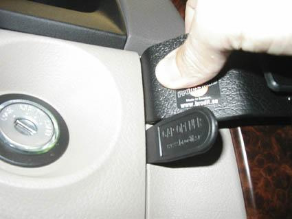 Kia Sorento 02-07, Zentriert, Braune Holzverkleidung