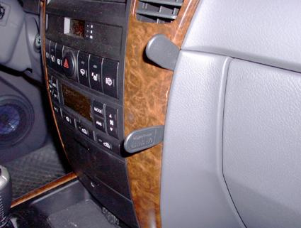 Kia Sorento 02-07, Abgewinkelt, Braune Holzverkleidung