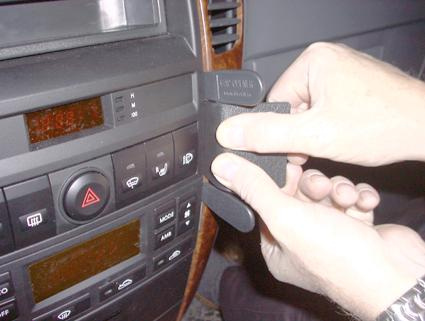 Kia Sorento 02-07, Abgewinkelt, Braune Holzverkleidung