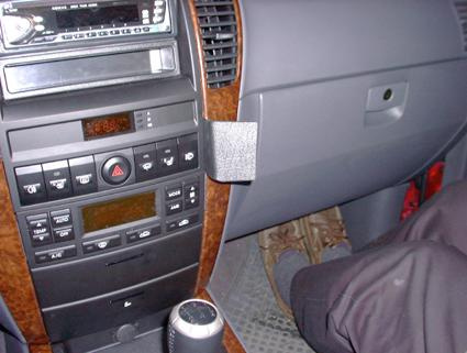 Kia Sorento 02-07, Abgewinkelt, Braune Holzverkleidung