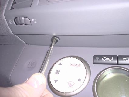 Nissan Micra 03-10, Zentriert, Niedrig