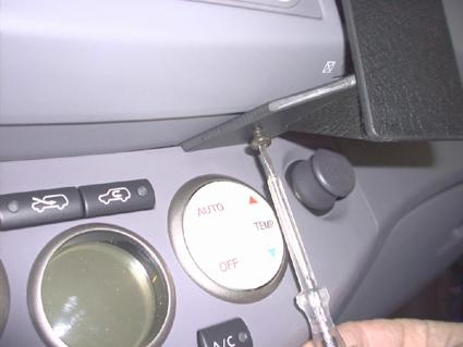 Nissan Micra 03-10, Abgewinkelt