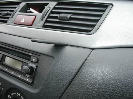 Mitsubishi Lancer 04-07, Abgewinkelt