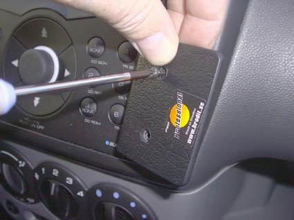 ProClip Montagehalterung Suzuki Ignis 04-09, Winkelmontage