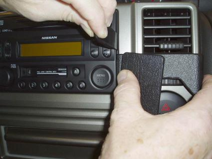 Nissan X-Trail 04-07, Winkelmontage