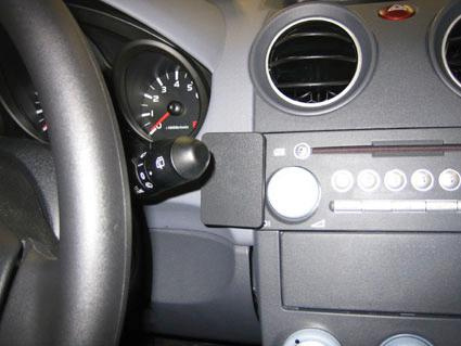 Mitsubishi Colt 05-08, Zentriert
