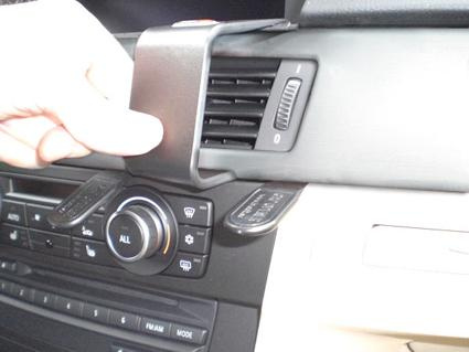 BMW 316-330/E90/E91/E92/E93 05-12, angewinkelt, OEM Nav.