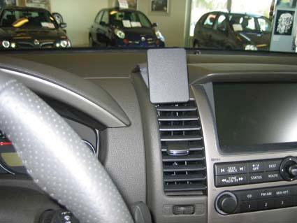 Nissan Navara 06-10, mittig