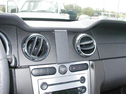 Ford Mustang 05-09, mittig