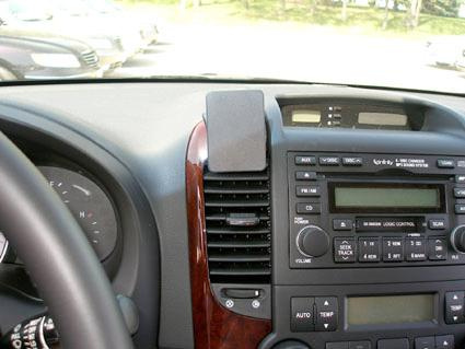 Kia Carnival 06-11, Zentriert