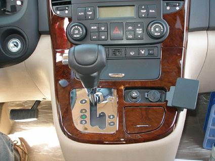 Kia Carnival 06-11, Winklig