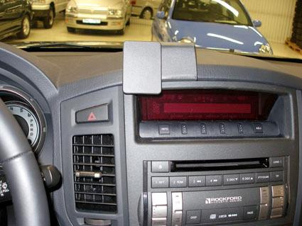Mitsubishi Pajero 07-19, Zentriert
